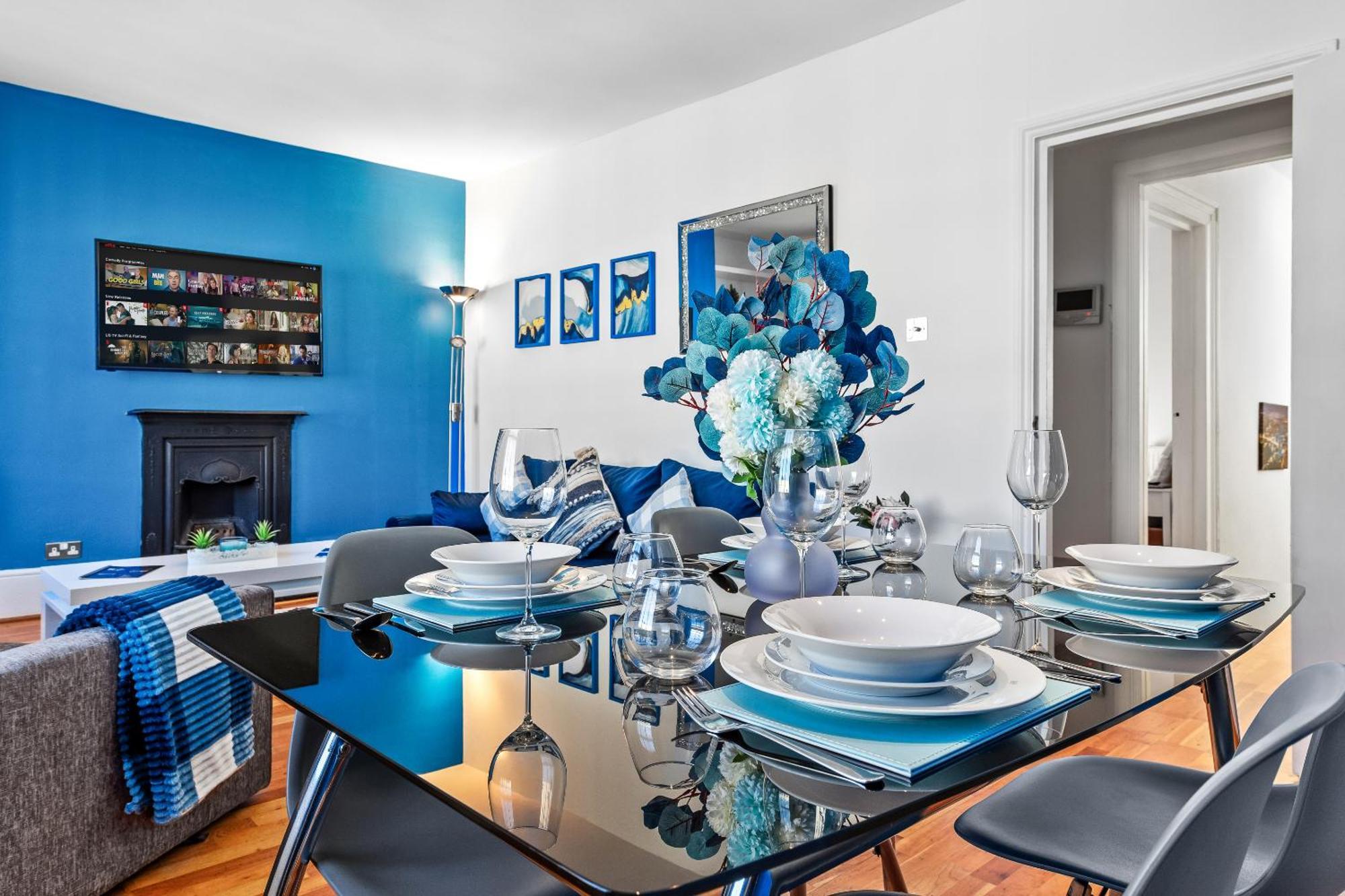 Balcony Blue Theme 1 Bedroom Central London Luxury Flat Near Hyde Park! Accommodates Up To 6! Double Sofa Bed And Next To Station! מראה חיצוני תמונה