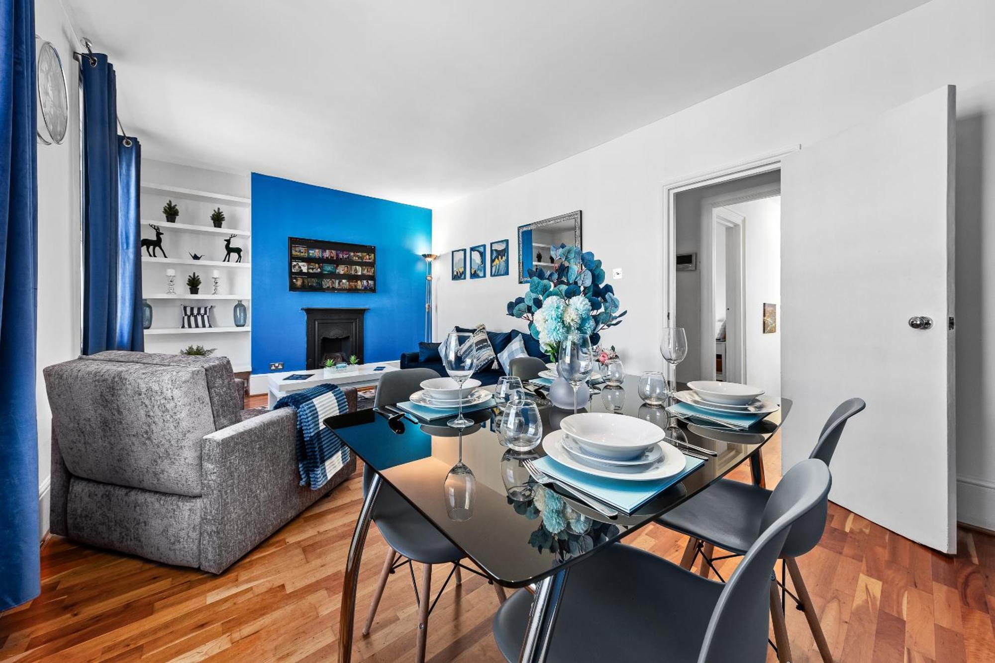 Balcony Blue Theme 1 Bedroom Central London Luxury Flat Near Hyde Park! Accommodates Up To 6! Double Sofa Bed And Next To Station! מראה חיצוני תמונה