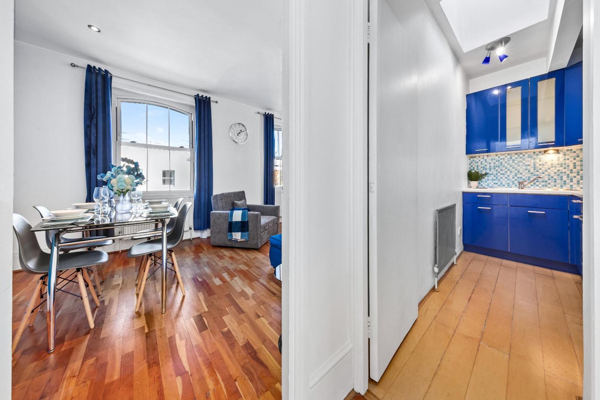 Balcony Blue Theme 1 Bedroom Central London Luxury Flat Near Hyde Park! Accommodates Up To 6! Double Sofa Bed And Next To Station! מראה חיצוני תמונה