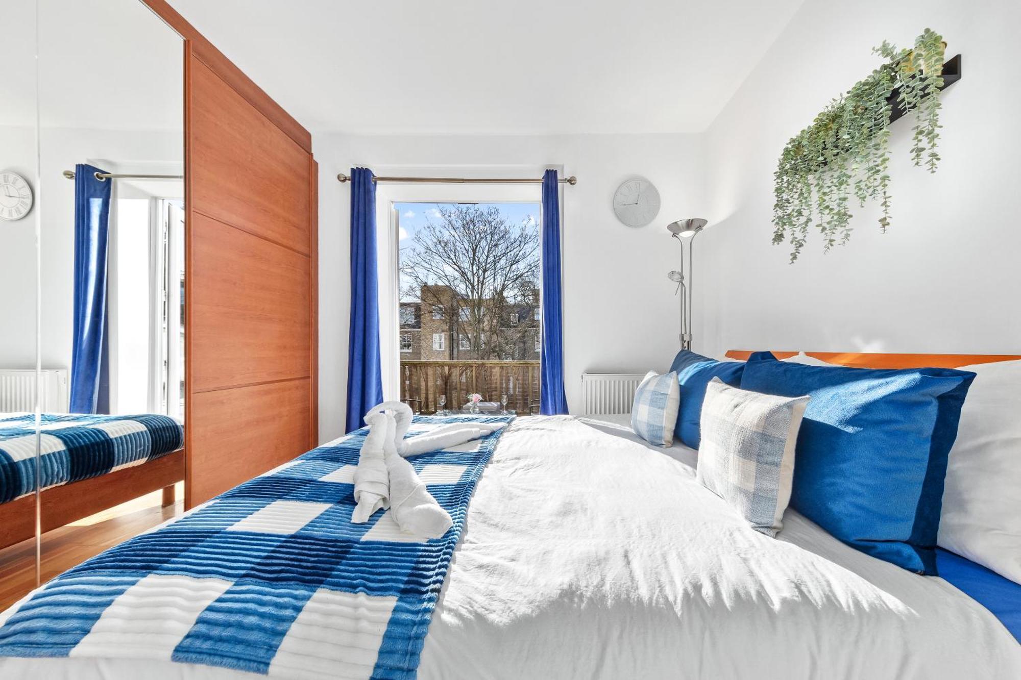 Balcony Blue Theme 1 Bedroom Central London Luxury Flat Near Hyde Park! Accommodates Up To 6! Double Sofa Bed And Next To Station! מראה חיצוני תמונה