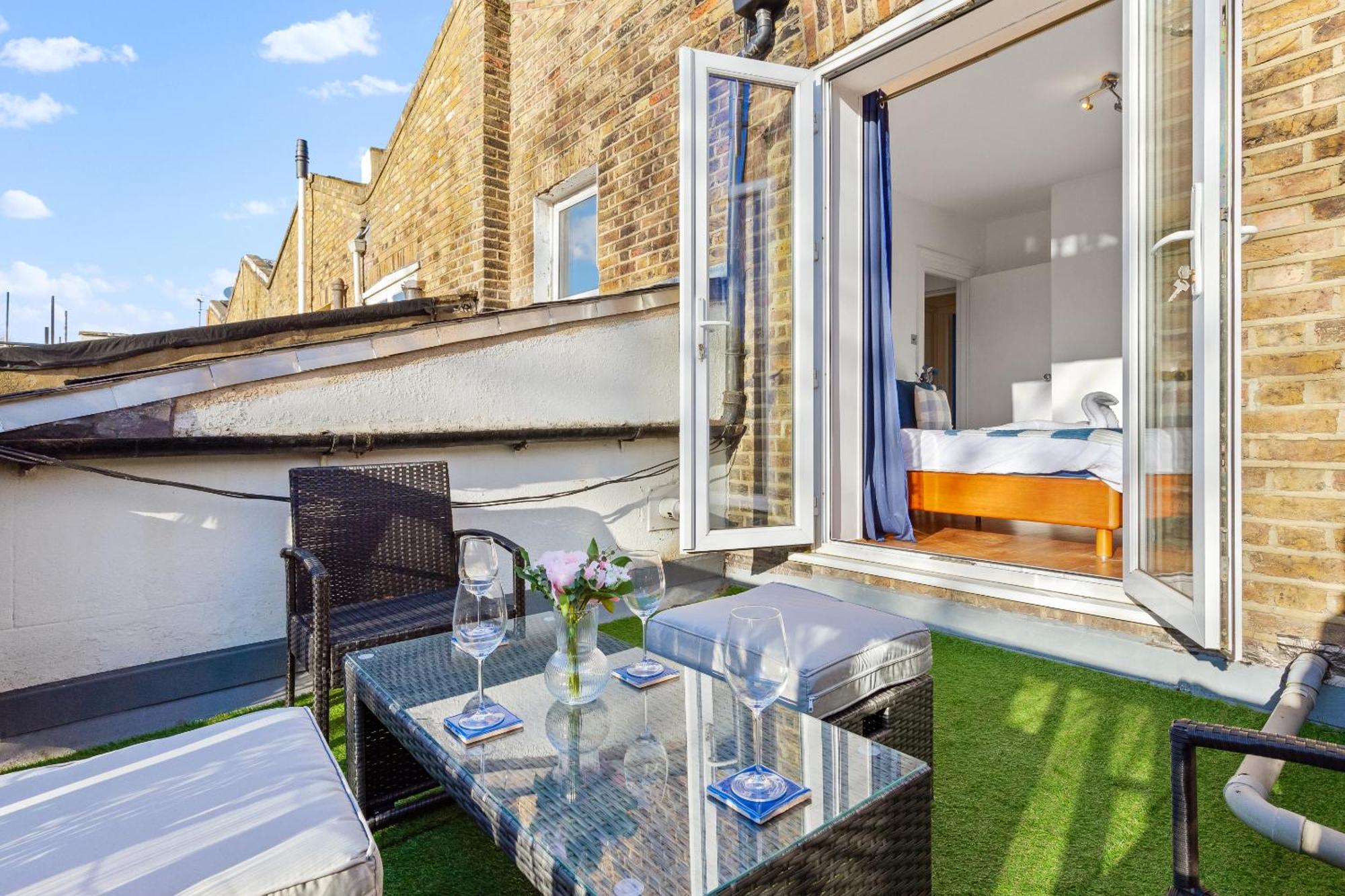 Balcony Blue Theme 1 Bedroom Central London Luxury Flat Near Hyde Park! Accommodates Up To 6! Double Sofa Bed And Next To Station! מראה חיצוני תמונה