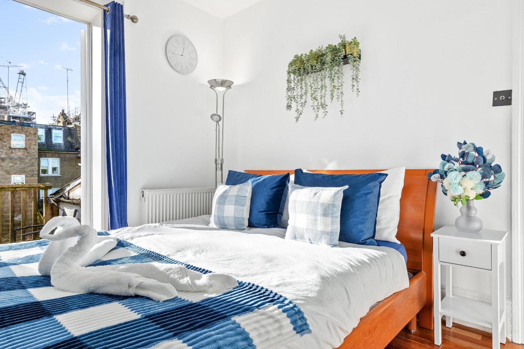 Balcony Blue Theme 1 Bedroom Central London Luxury Flat Near Hyde Park! Accommodates Up To 6! Double Sofa Bed And Next To Station! מראה חיצוני תמונה