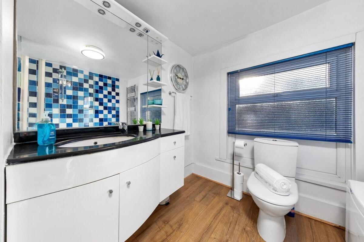 Balcony Blue Theme 1 Bedroom Central London Luxury Flat Near Hyde Park! Accommodates Up To 6! Double Sofa Bed And Next To Station! מראה חיצוני תמונה