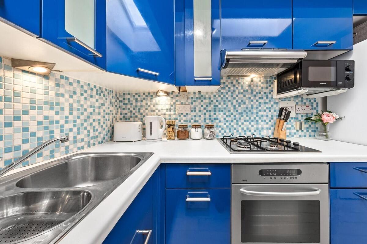 Balcony Blue Theme 1 Bedroom Central London Luxury Flat Near Hyde Park! Accommodates Up To 6! Double Sofa Bed And Next To Station! מראה חיצוני תמונה