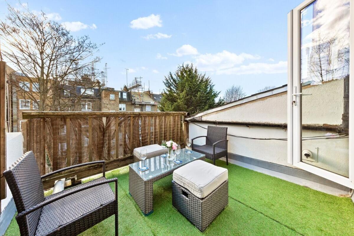 Balcony Blue Theme 1 Bedroom Central London Luxury Flat Near Hyde Park! Accommodates Up To 6! Double Sofa Bed And Next To Station! מראה חיצוני תמונה
